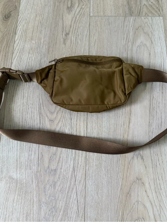 Lululemon Belt Pack 2L - Picture 3 of 4